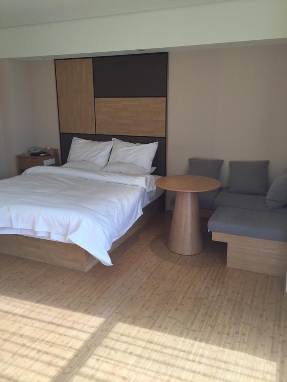 Ji Hotel Jinan Quancheng Square Номер фото
