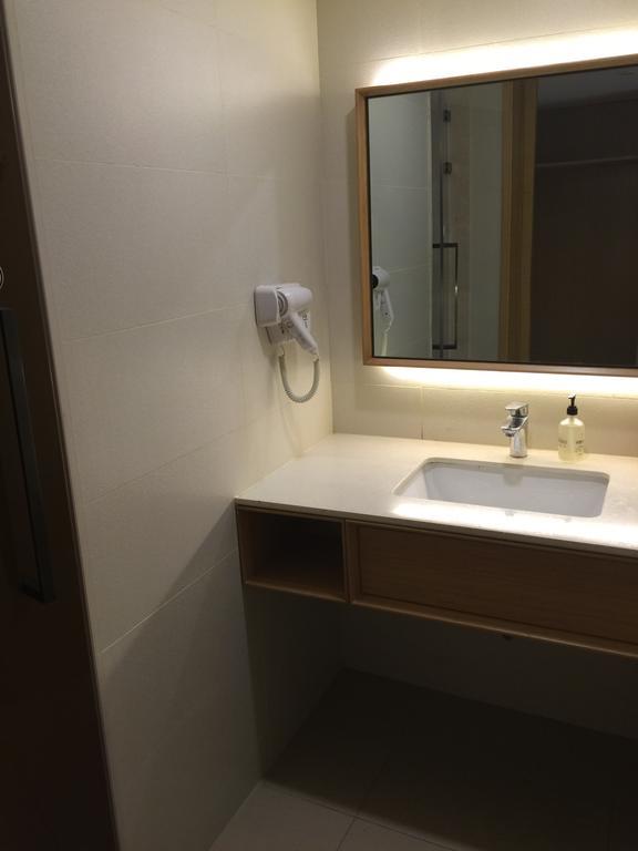 Ji Hotel Jinan Quancheng Square Номер фото